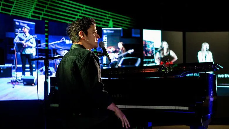 Musician and songwriter Jamie Cullum at the world’s first 5G music lesson