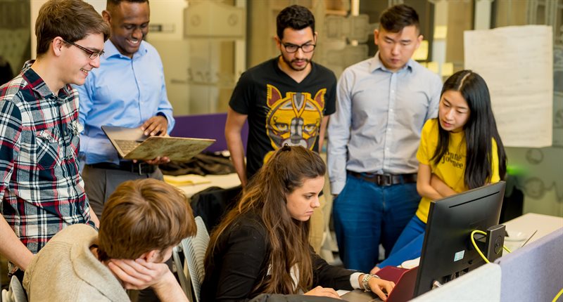 FEATURE Students in Working Group