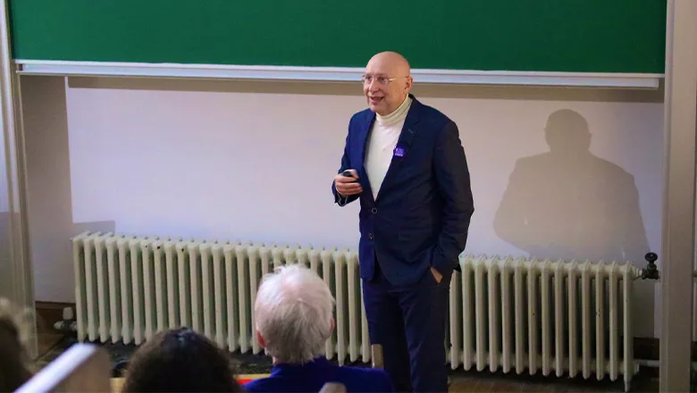 Professor Stefan W. Hell delivering the Wheatstone Lecture 2020