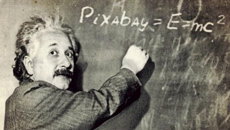 Einstein 780 x 440