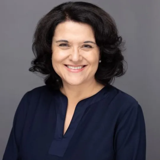 Ana Lúcia Araujo