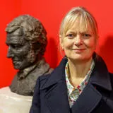 Professor Linda  Woodhead