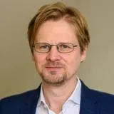 Dr Stefan Bauer