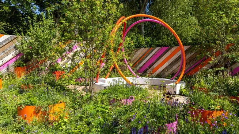 Picture of the Chelsea Flower Show Garden, focusing on an installation feature 