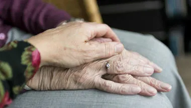 Elderly-hand-global-ageing-800x533