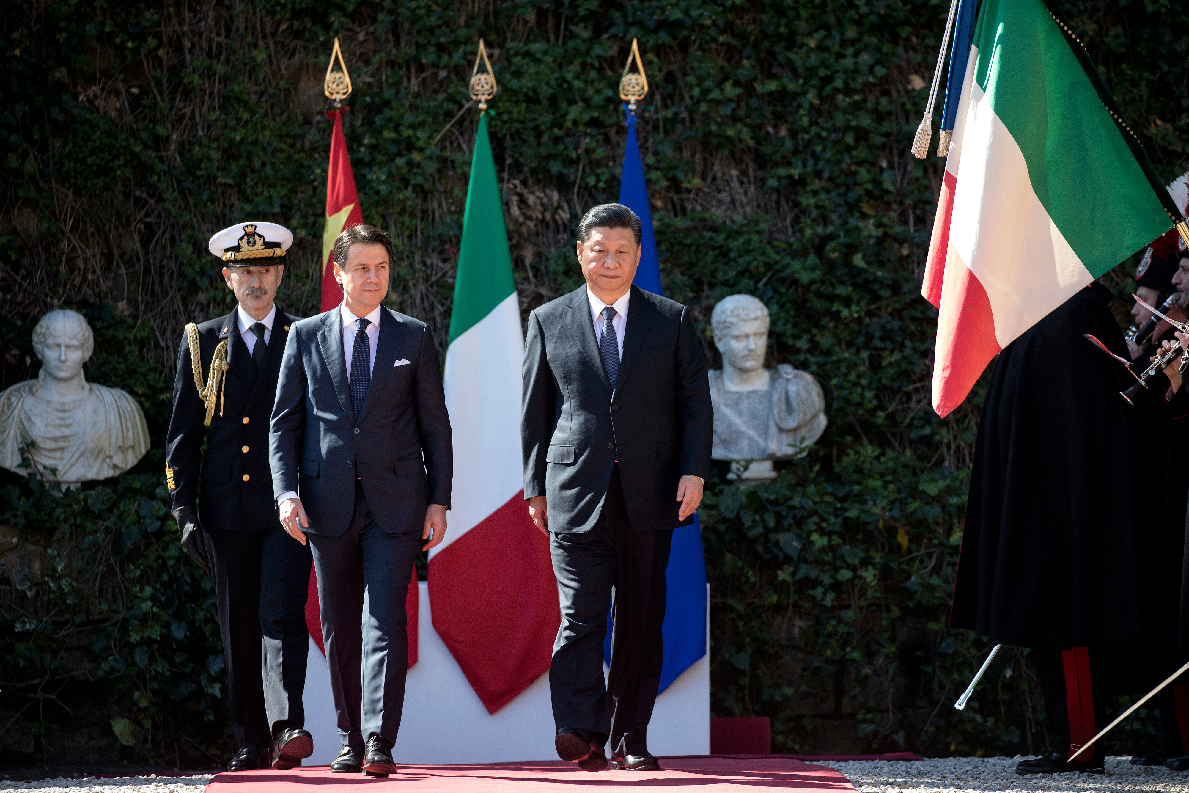 Xi Jinping and Italian Premier at signing of trade deal