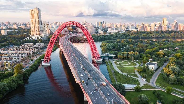 The Zhivopisny Bridge in Moscow. Picture: ALEXANDER SMAGIN