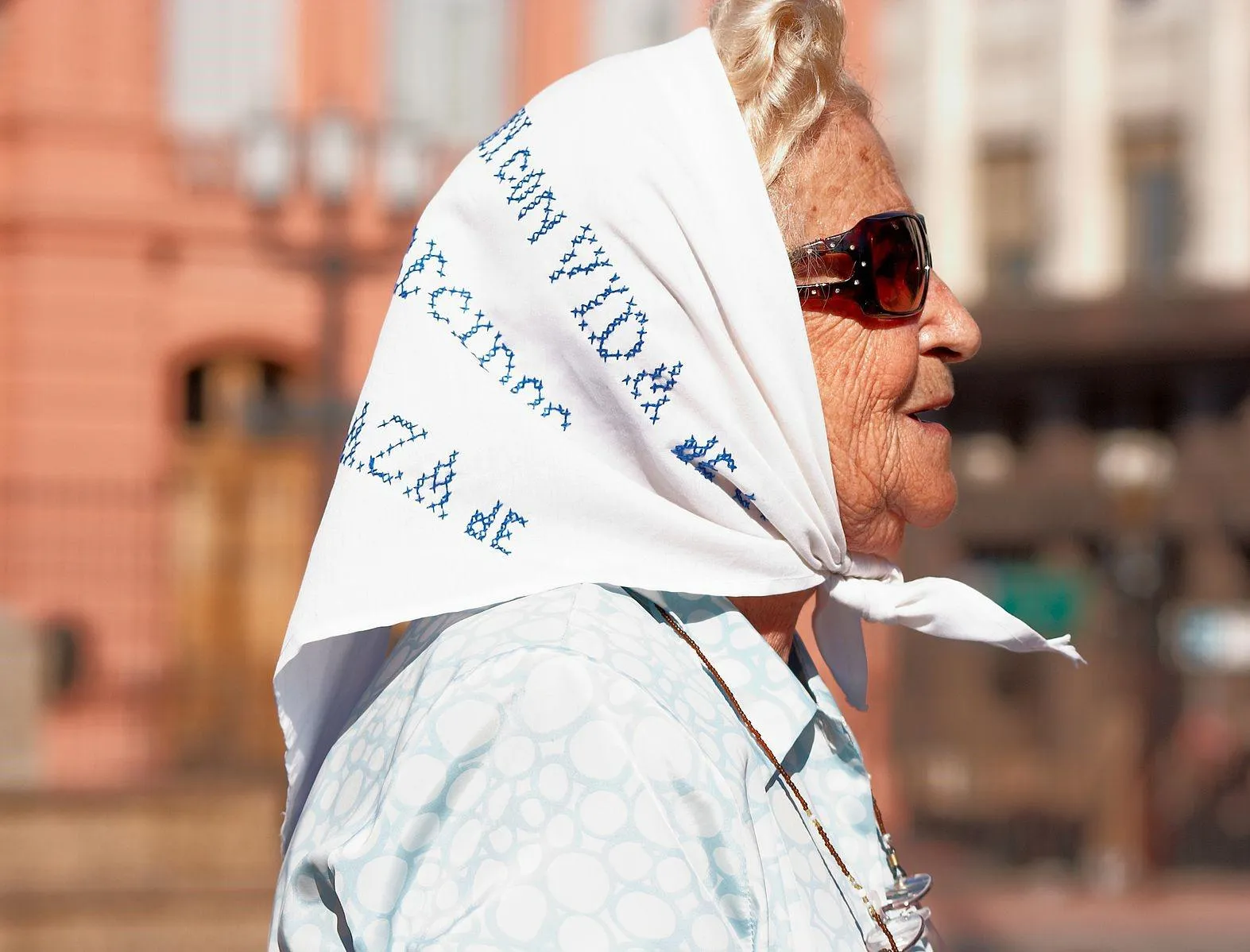 One of the Mothers of the Plaza de Mayo wearing a white pañuelo, 2008