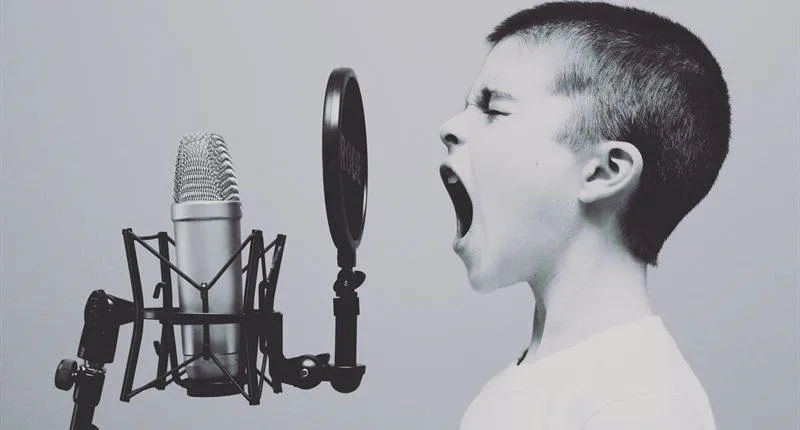 Kid-shouting jason-rosewell-ASKeuOZqhYU-unsplash