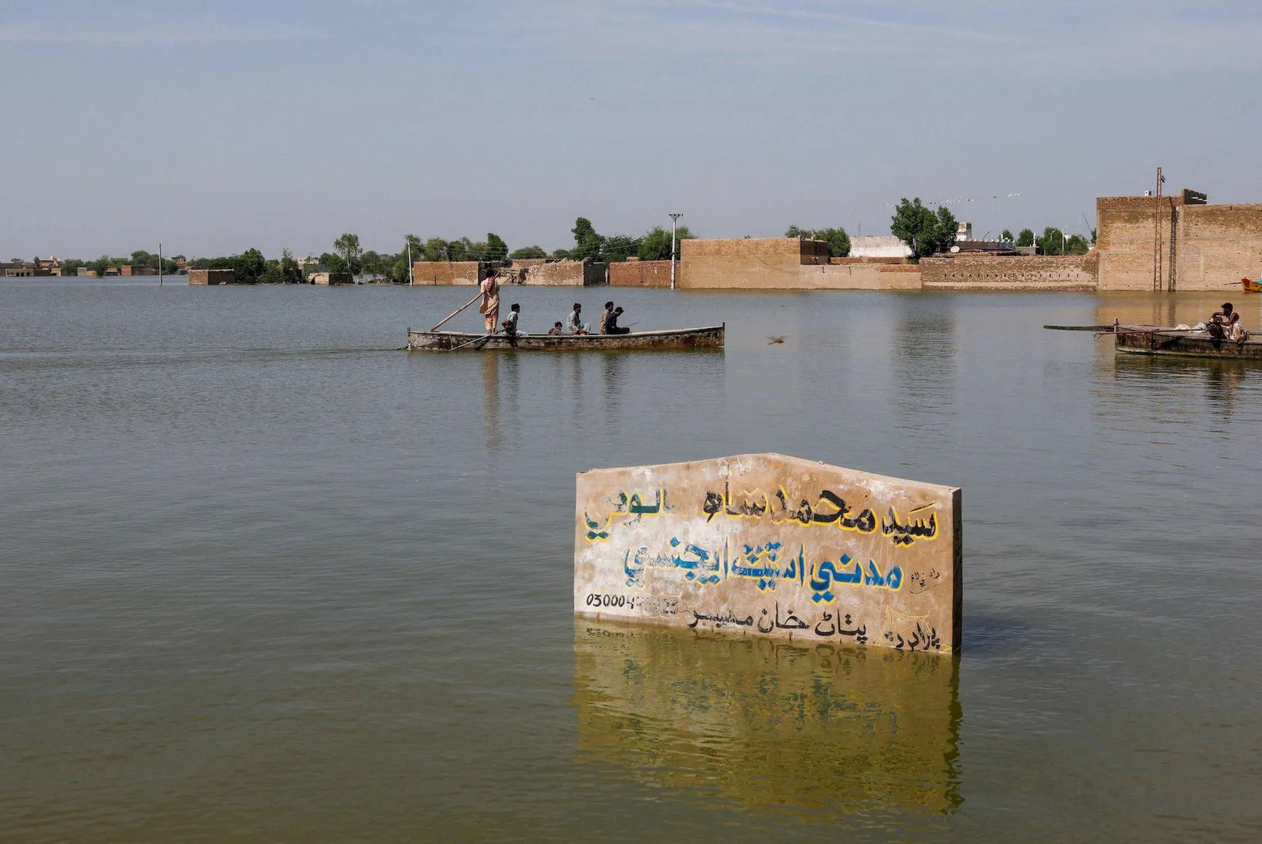 20220908_Decolonise-pakistan-water-floods_Alamy_2JTMCDW-1800x1204