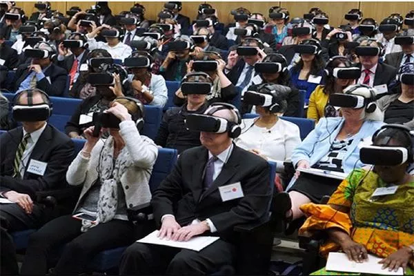 Policymakers using virtual reality technology, Out of Shadows World Bank meeting (Washington DC, 2016)