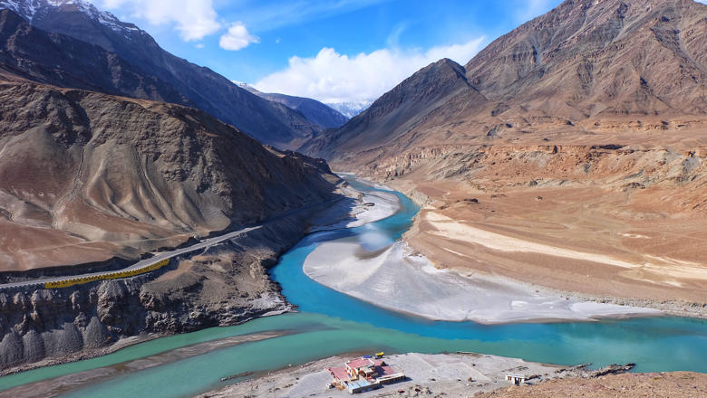 Photo Prevail chimney Will There Be a Water War between India and Pakistan by 2025? | Feature from King's College London Photo Prevail chimney Will There Be a Water War between India and Pakistan by 2025? | Feature from King's College London