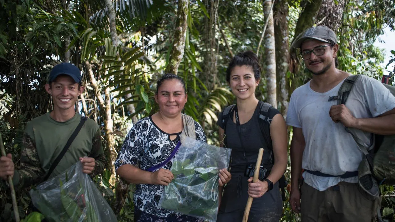 Ethnobotanical data collection with botanists and local experts in Otanche, Boyacá (L-R: Neider, Ana Yudith, Laura, Mateo). Photo credit: UPFC Project