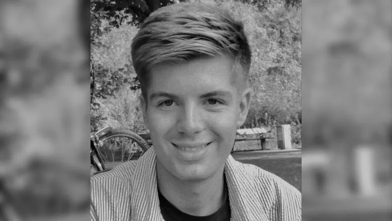 Portrait photograph of Lennard Plotnicki