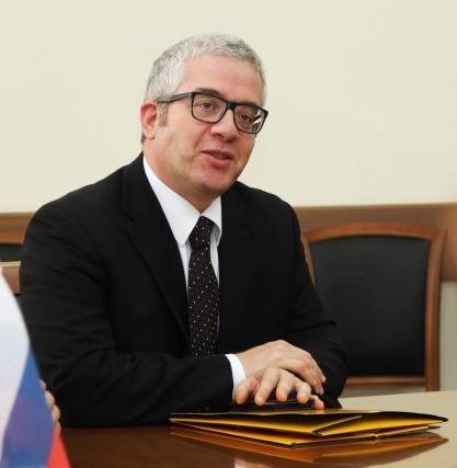 23 May Vayos Liapis